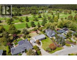 5348 Parker Ave, Saanich, BC V8Y2M9 Photo 81