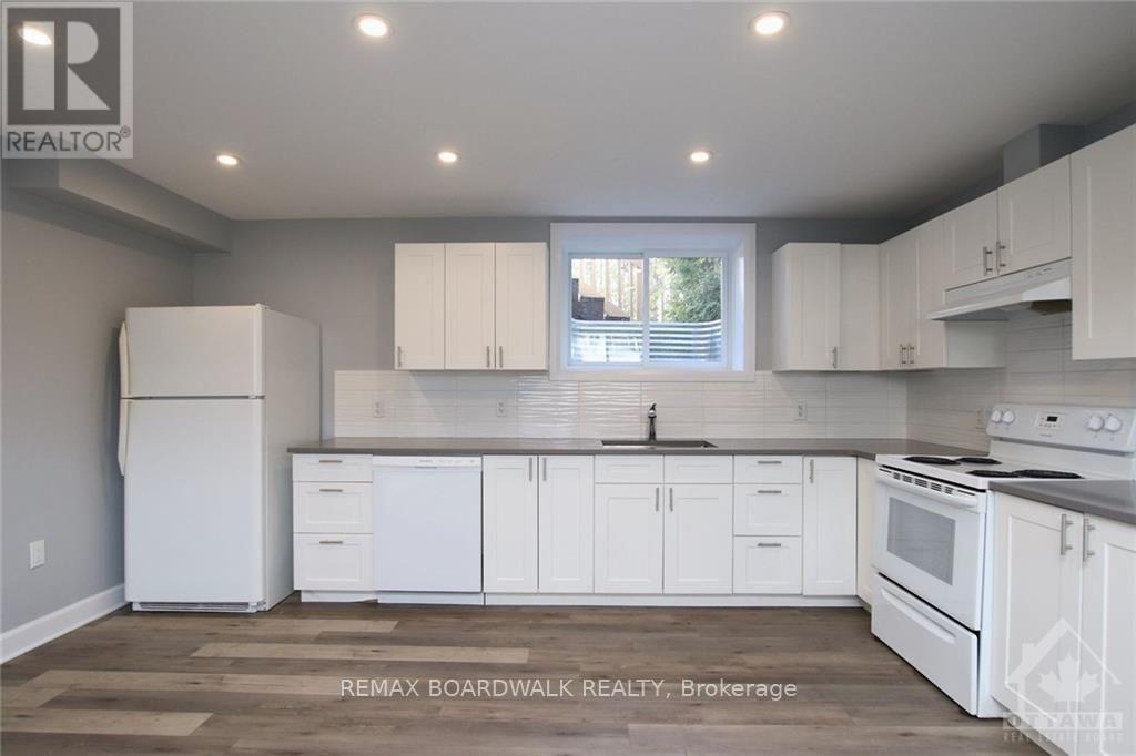 15B DOWDALL CRESCENT, Ottawa — photo 2