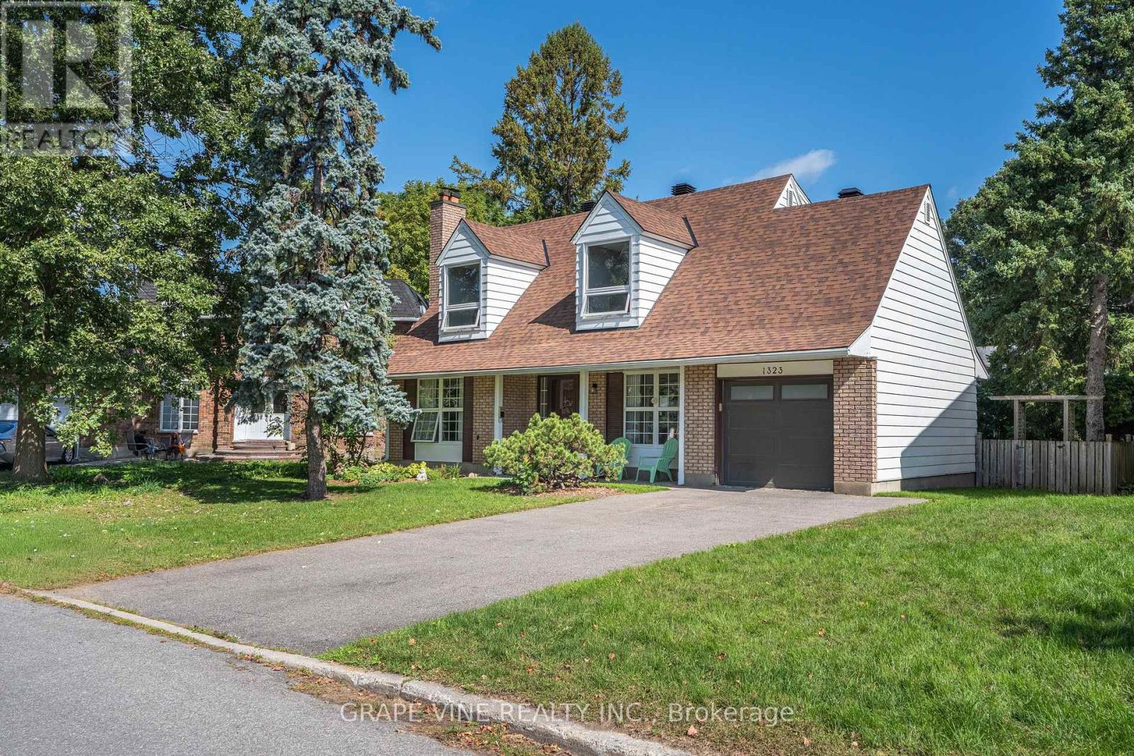 1323 FERNWOOD DRIVE, Ottawa