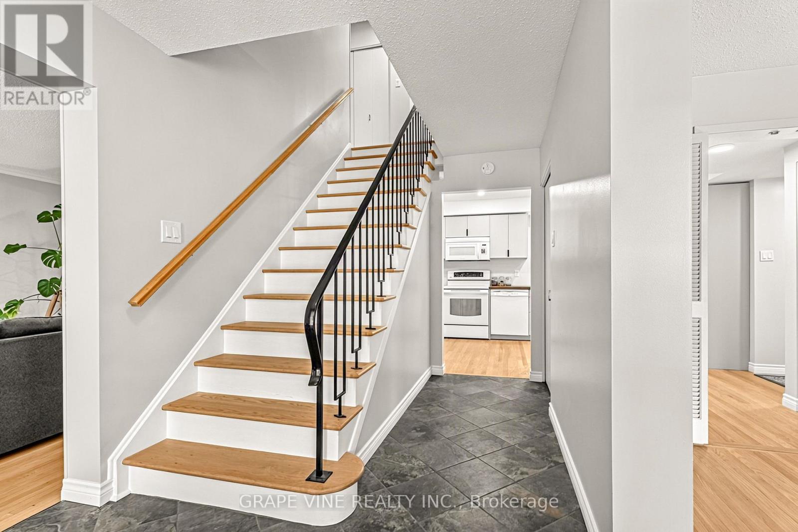1323 FERNWOOD DRIVE, Ottawa — photo 8