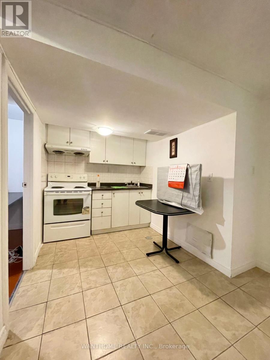 BSMT - 82 MARESFIELD DRIVE, Toronto (Milliken) — photo 2