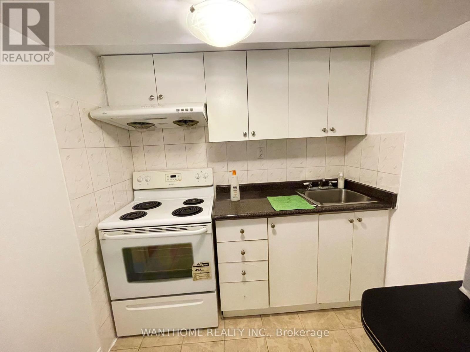 BSMT - 82 MARESFIELD DRIVE, Toronto (Milliken) — photo 3