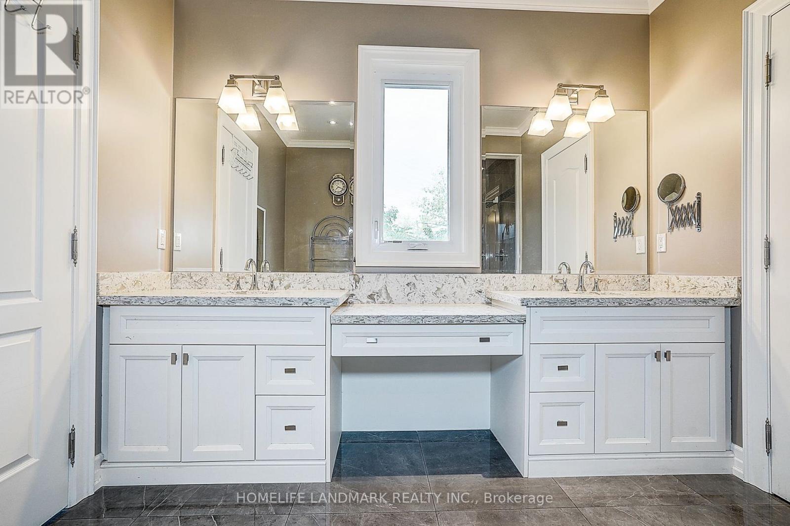 153 LAWRENCE AVENUE - Image 25