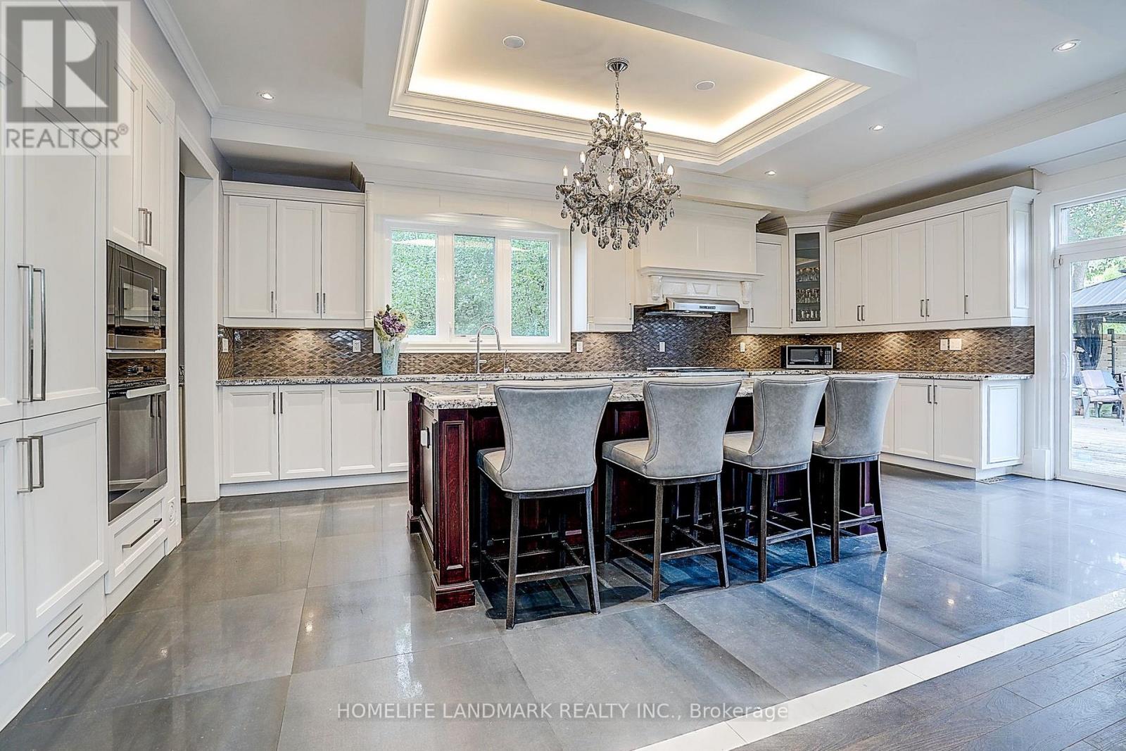 153 LAWRENCE AVENUE, Richmond Hill (Harding) — photo 6