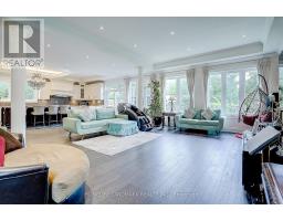 153 Lawrence Avenue, Richmond Hill, ON L4C1Z4 Photo 13