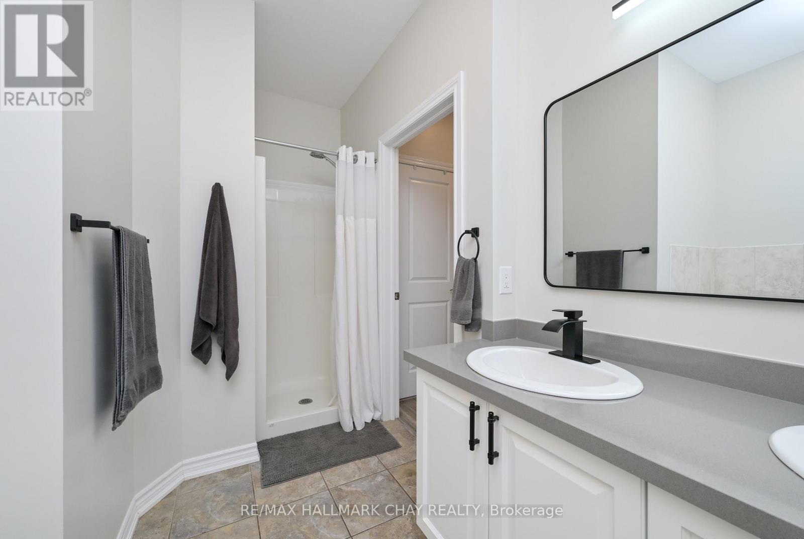 25 KINGSMERE CRESCENT - Image 19