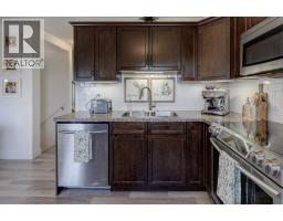 4pc Bathroom - 8320 Centre Street Ne, Calgary, AB T3K1Y1 Photo 9