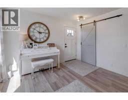 Bedroom - 8320 Centre Street Ne, Calgary, AB T3K1Y1 Photo 7