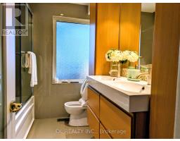 32 Ashmount Crescent, Toronto, ON M9R1C7 Photo 13