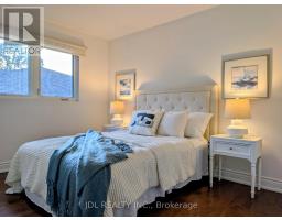32 Ashmount Crescent, Toronto, ON M9R1C7 Photo 14