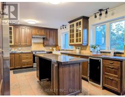 32 Ashmount Crescent, Toronto, ON M9R1C7 Photo 9