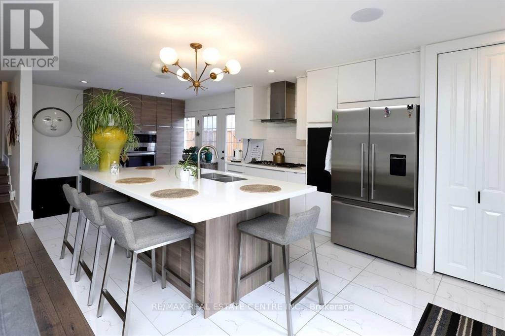 814 EAGLEMOUNT CRESCENT, Mississauga (Erindale)