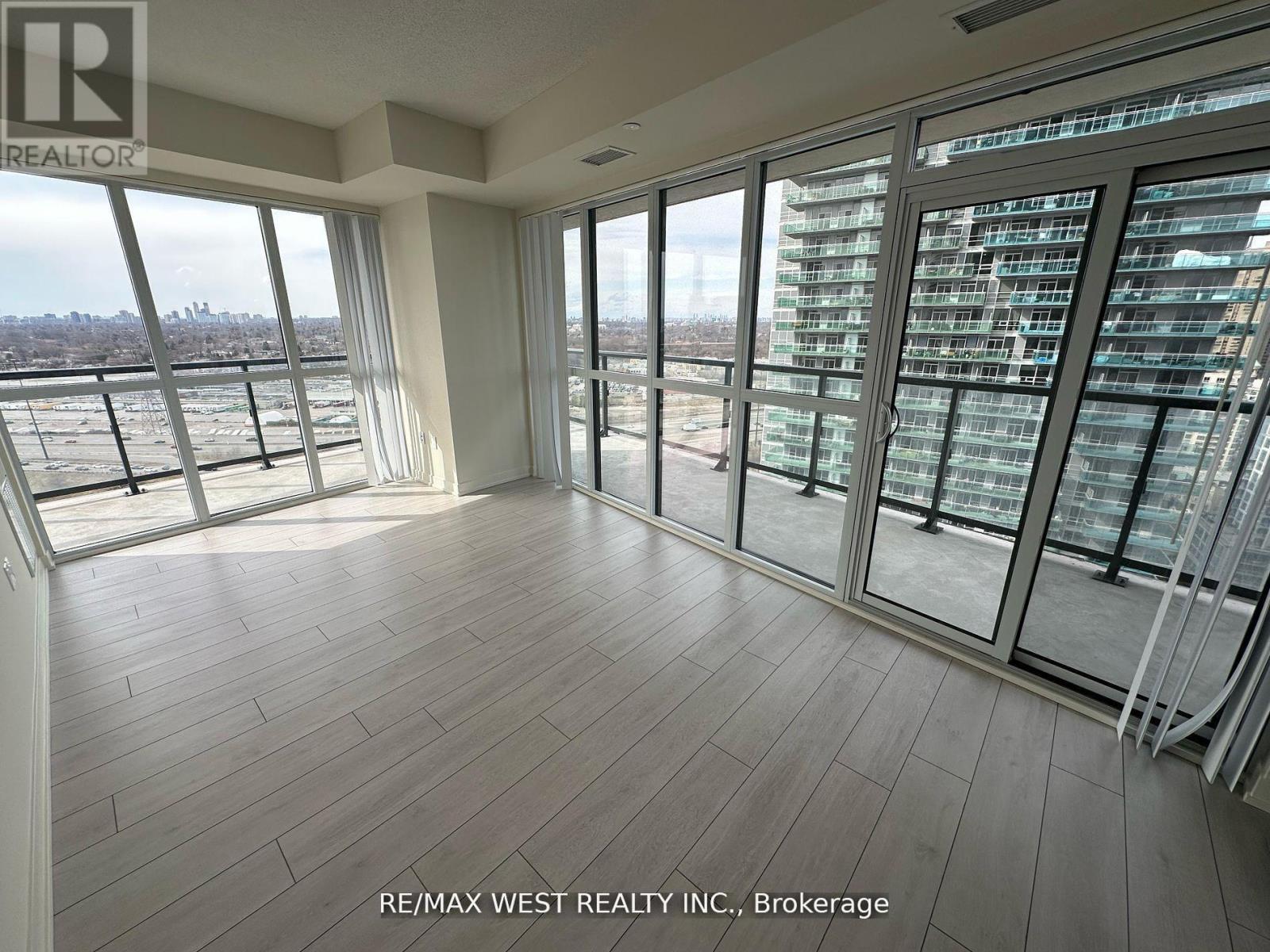 2511 - 38 ANNIE CRAIG DRIVE, Toronto (Mimico) — photo 2