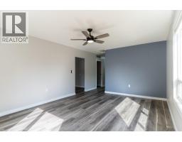 Living room - 2323 Vale Avenue, Lumby, BC V0E2G0 Photo 6