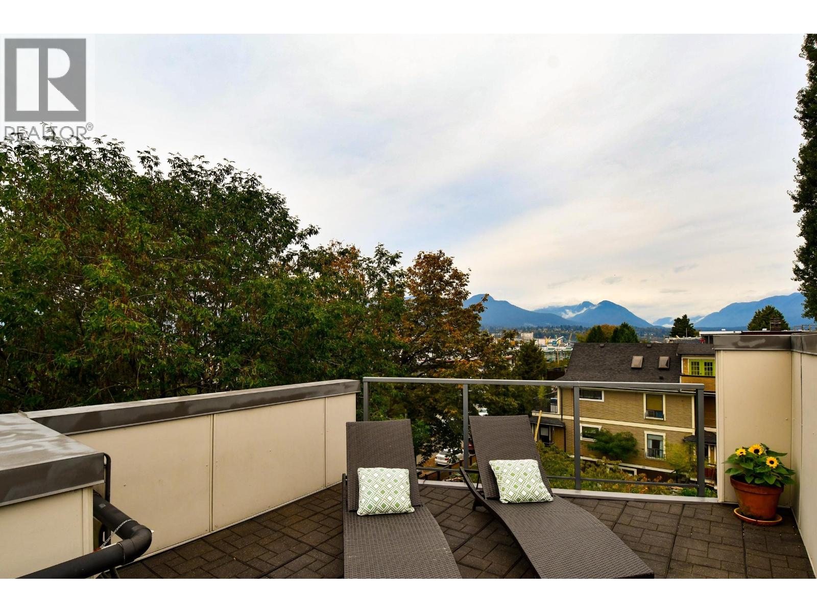 2118 ETON STREET, Vancouver