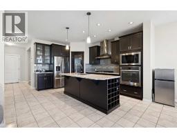 4pc Bathroom - 215 Redstone Heights Ne, Calgary, AB T3N0T9 Photo 6