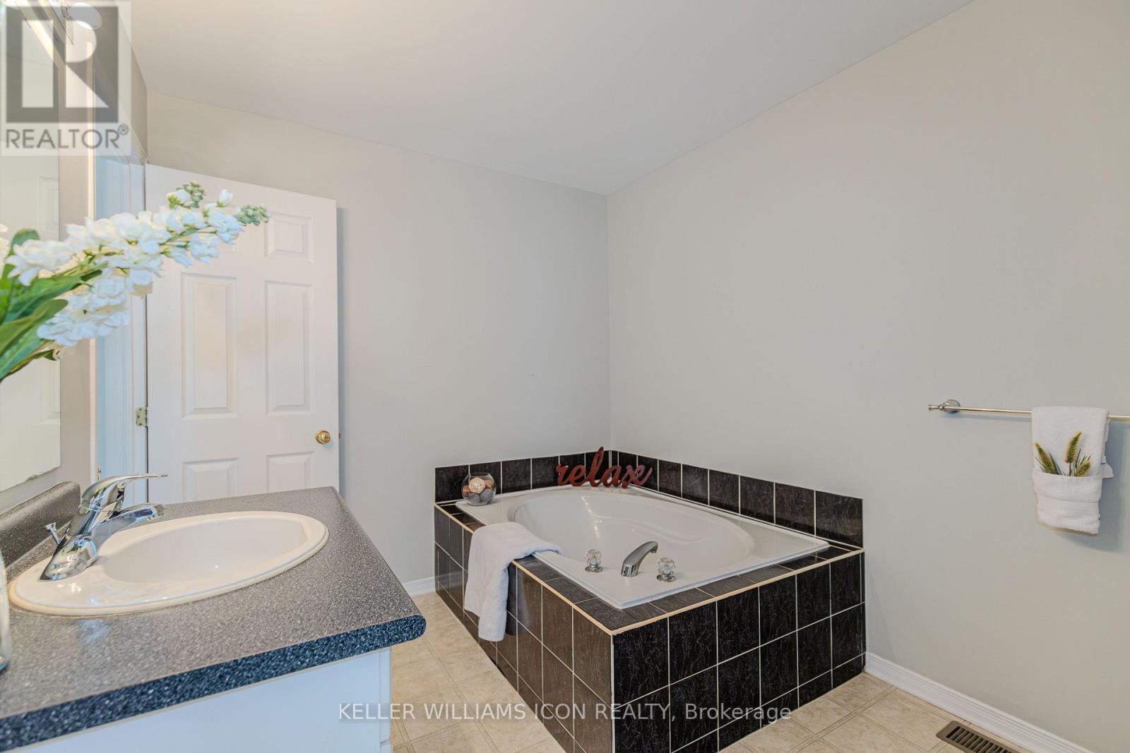 50 MALHOTRA COURT, Ottawa. Luxury613. By Peter Sagos - Image 28