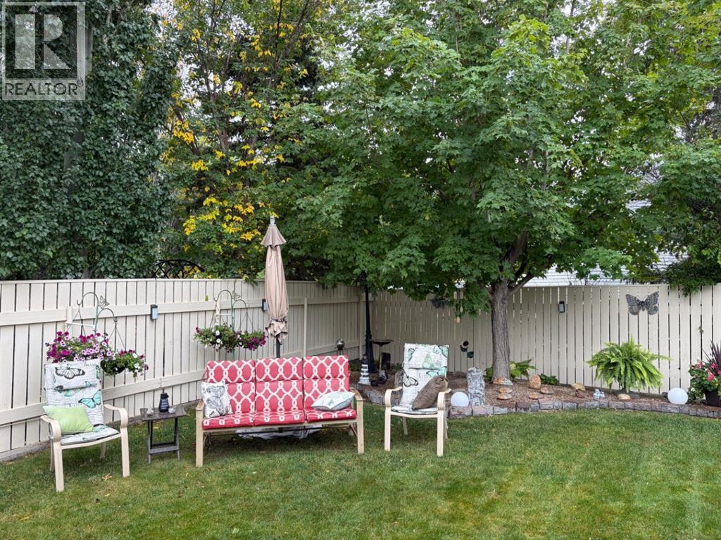 6 Heritage Crescent W - Image 26