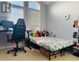 37 Dufay Road, Brampton, ON L7A4A2 Photo 8