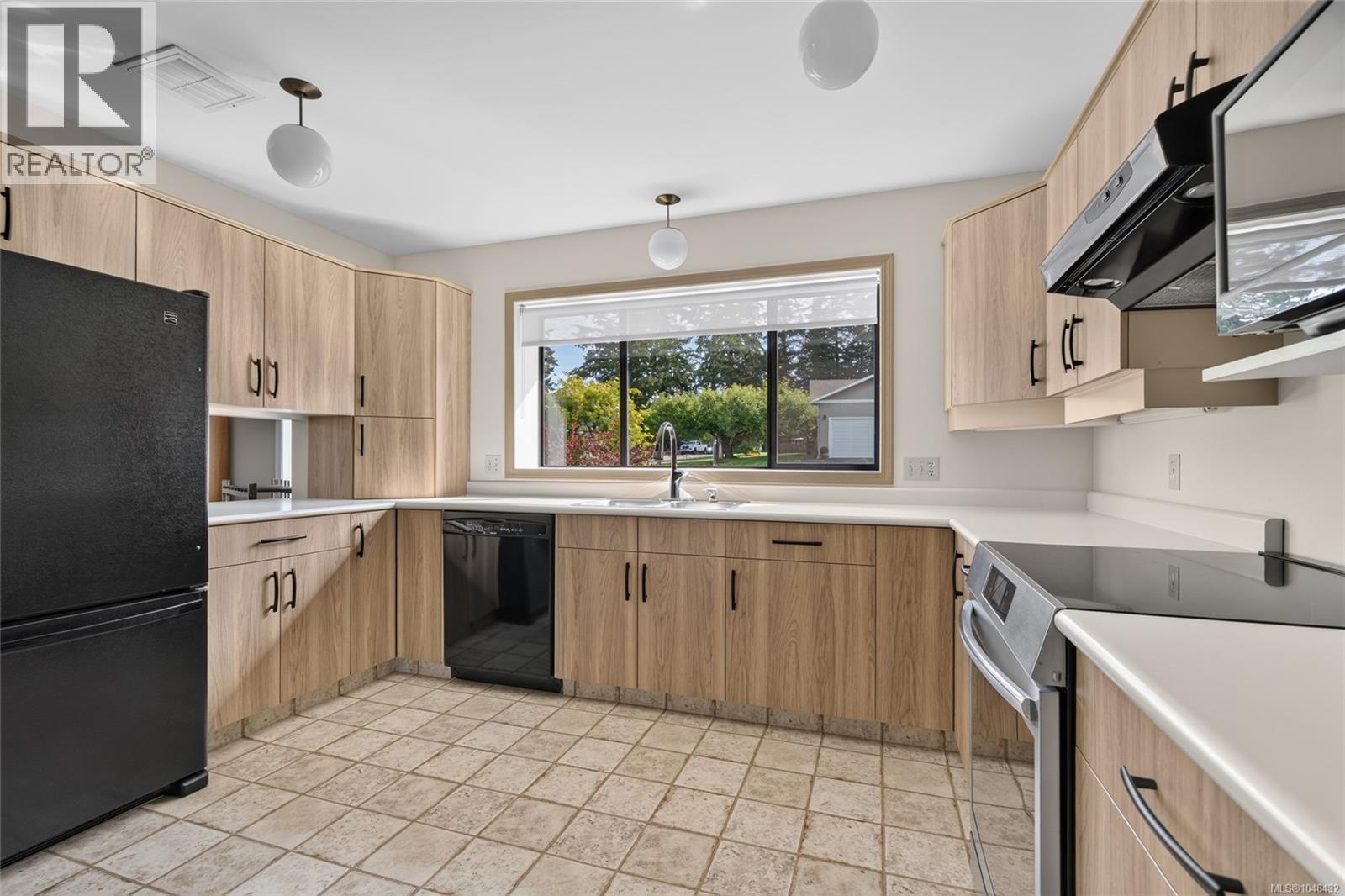 1125 Marin Park Dr, Central Saanich — photo 4