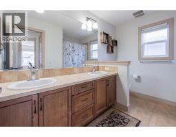 Kitchen - 48 Skyview Point Terrace Ne, Calgary, AB T3N0G7 Photo 11