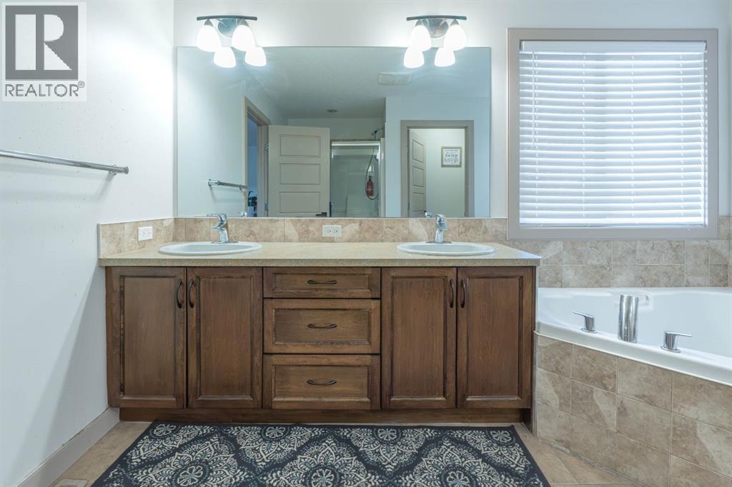 48 Skyview Point Terrace NE - 18