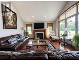 Living room - 2700 Bridge Street, Fort Erie, ON L0S1N0 Photo 10