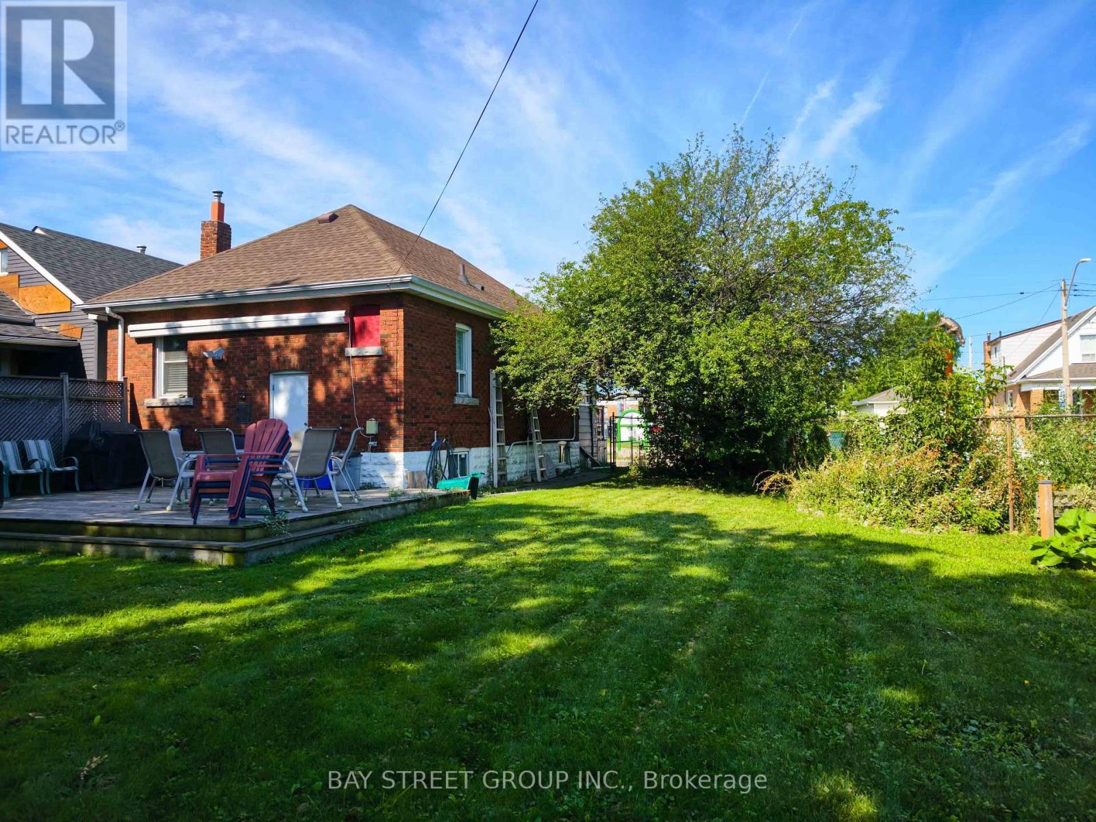 150 CROSTHWAITE AVENUE N - 19