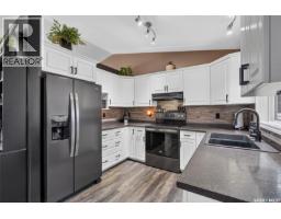 Family room - 3 Kelly Place, Prince Albert, SK S6V8E8 Photo 9