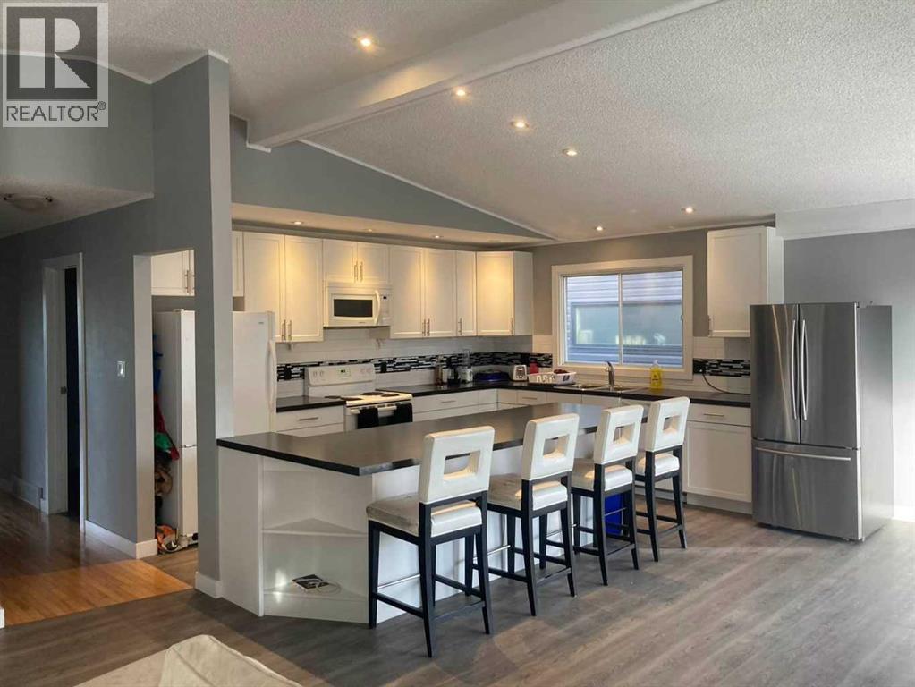 2457 22A Street NW, Calgary — photo 1