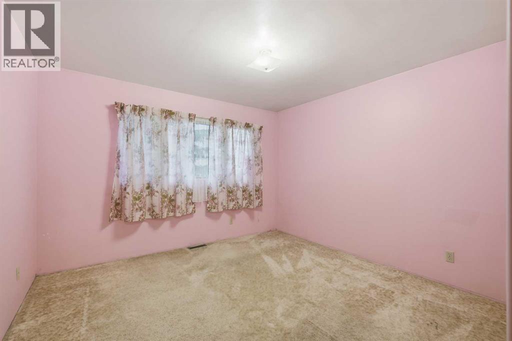 Listing photo – 4803 42 Street, Ponoka