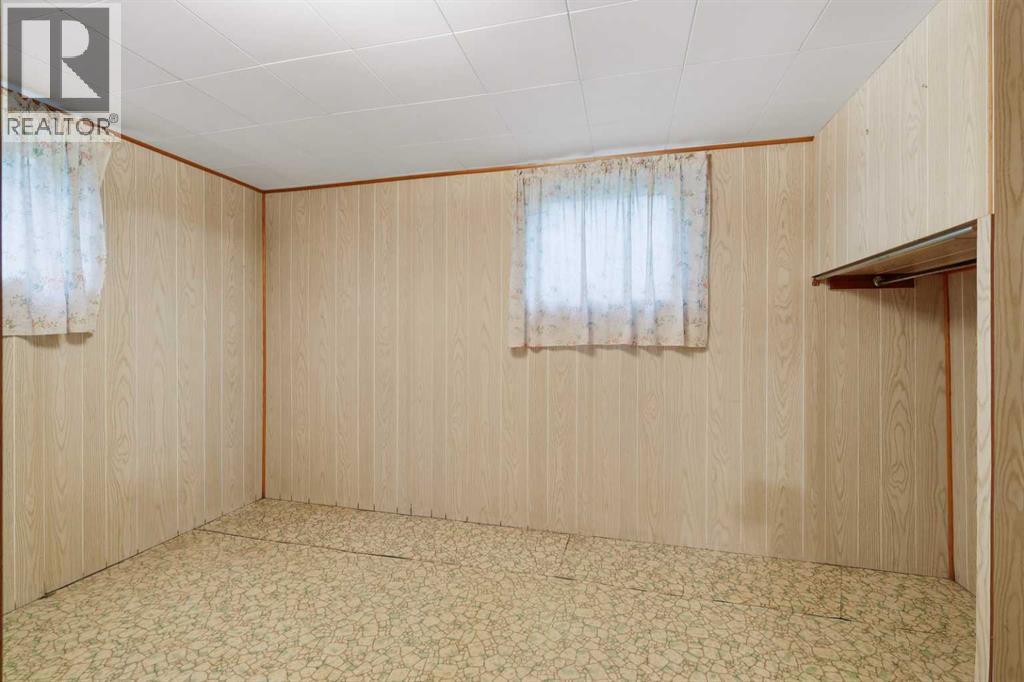 Listing photo – 4803 42 Street, Ponoka