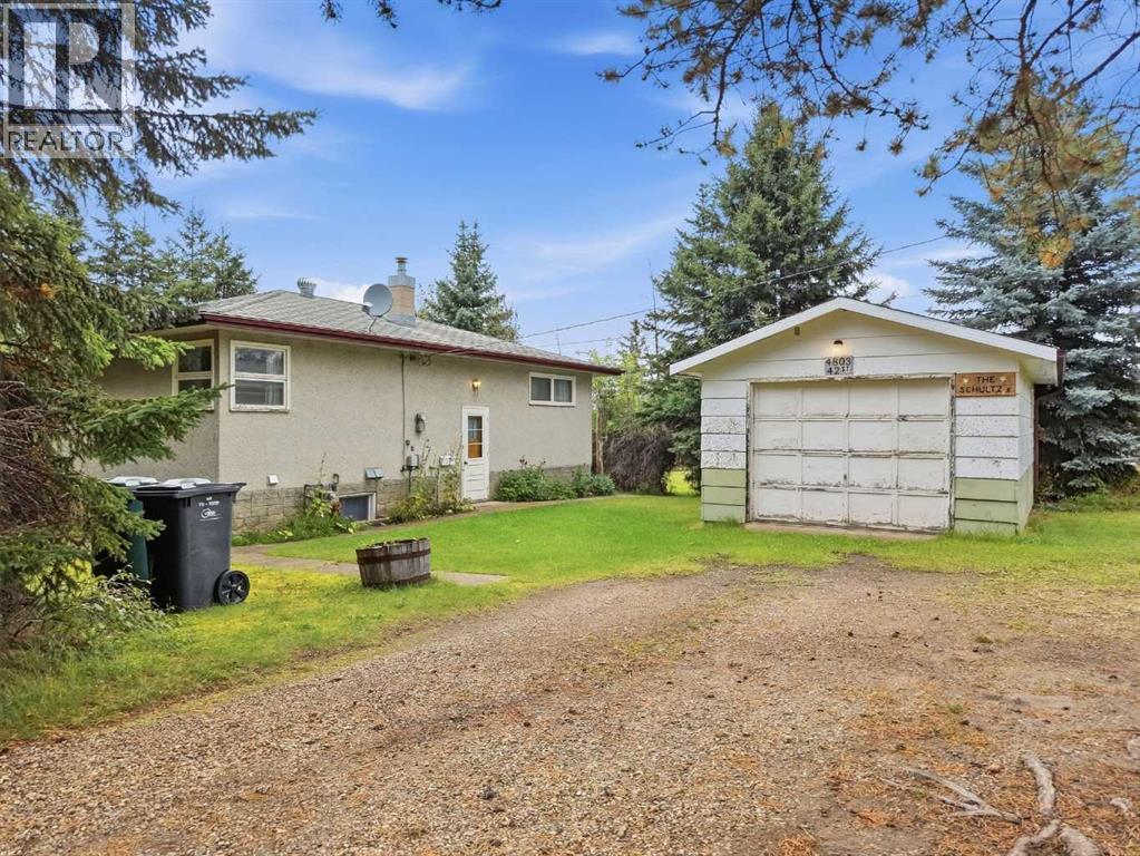 Listing photo – 4803 42 Street, Ponoka