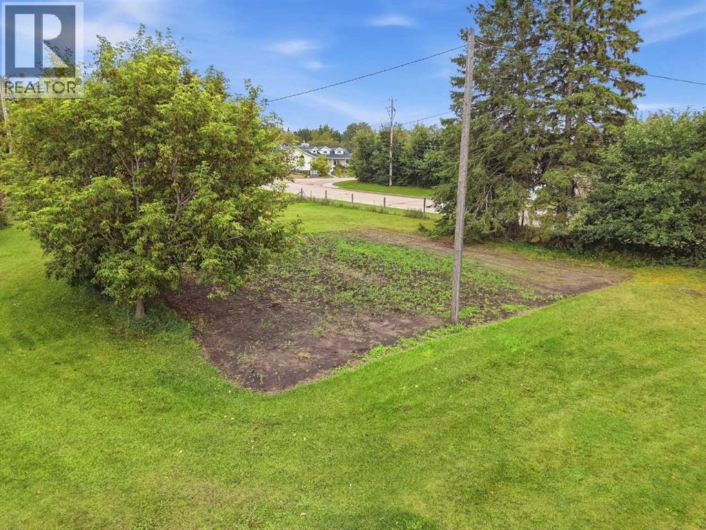 Listing photo – 4803 42 Street, Ponoka