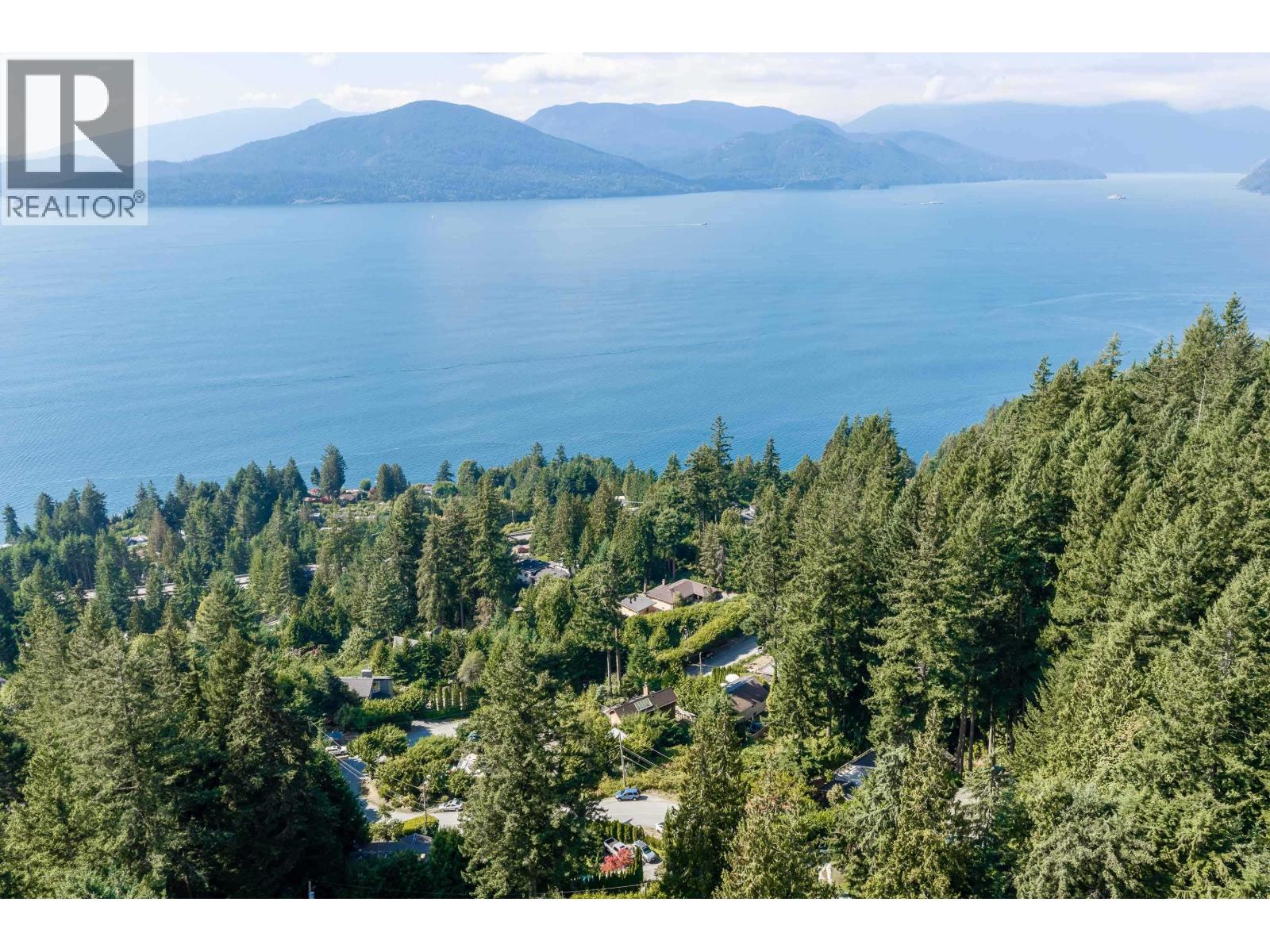 475 BAYVIEW ROAD, Lions Bay