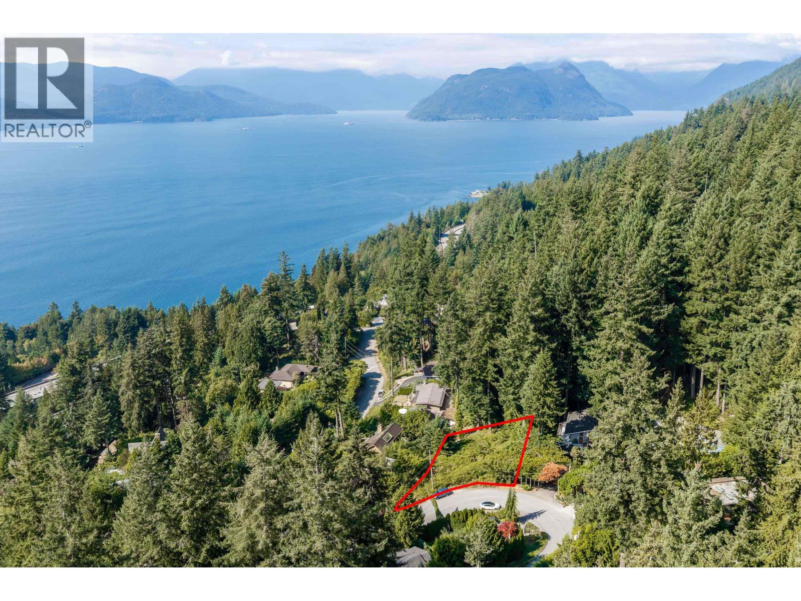 475 BAYVIEW ROAD, Lions Bay