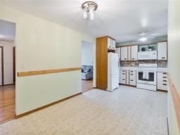 2 Ashern Road, Winnipeg, MB R2Y1G9 Photo 12