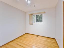 2 Ashern Road, Winnipeg, MB R2Y1G9 Photo 23