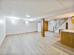 2 Ashern Road, Winnipeg, MB R2Y1G9 Photo 35
