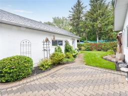 2 Ashern Road, Winnipeg, MB R2Y1G9 Photo 39