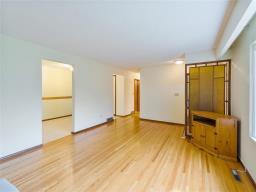 Recreation room - 2 Ashern Road, Winnipeg, MB R2Y1G9 Photo 7