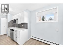 517, 5 Berkeley Place W - photo 9