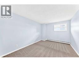 517, 5 Berkeley Place W - photo 10