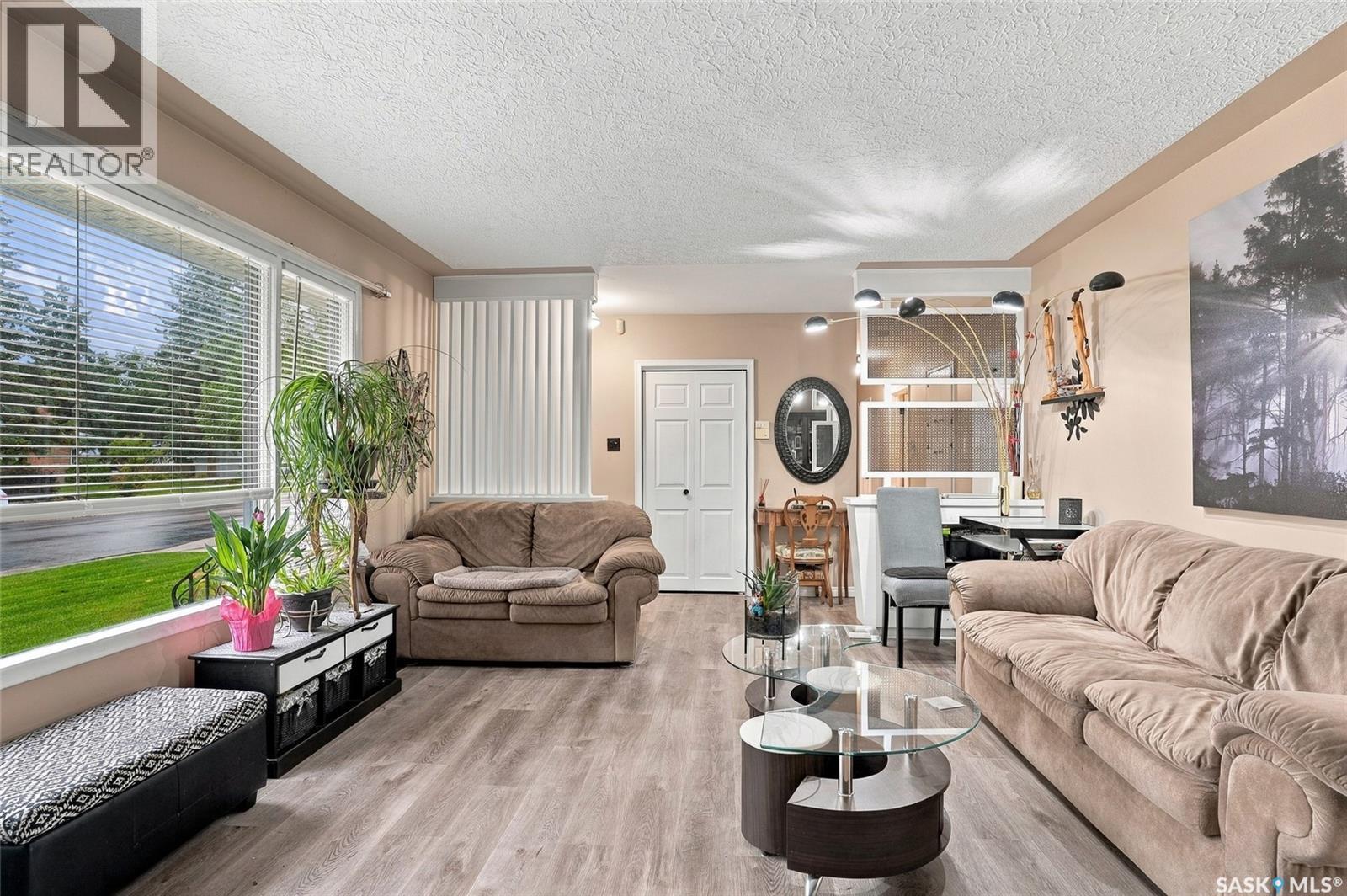 2107 Cumberland AVENUE S, Saskatoon — photo 5