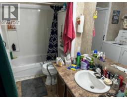 4pc Bathroom - 93, 6220 17 Avenue Se, Calgary, AB T2A0W6 Photo 6