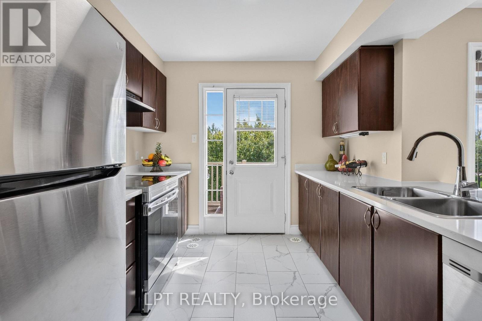 166 SUNSHINE CRESCENT - 10