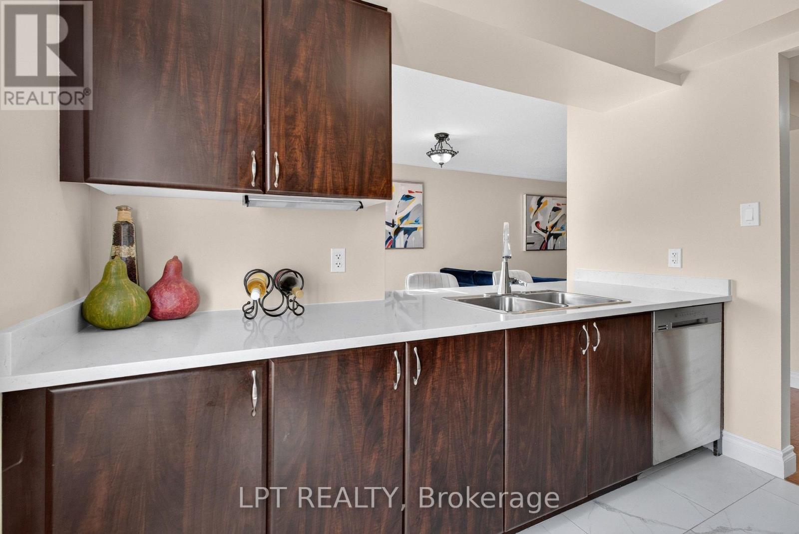 166 SUNSHINE CRESCENT - 13