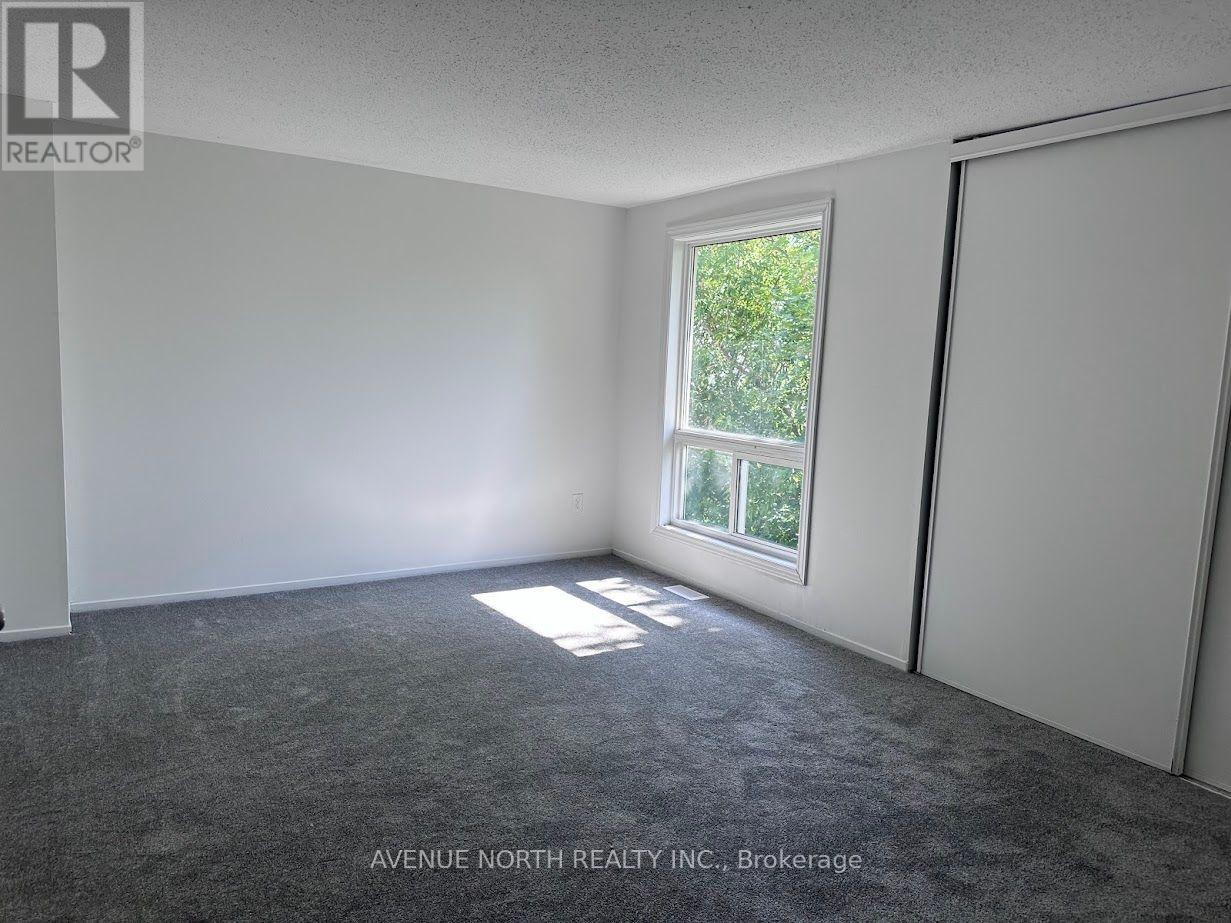 #7 1370 FOXWELL STREET - 18