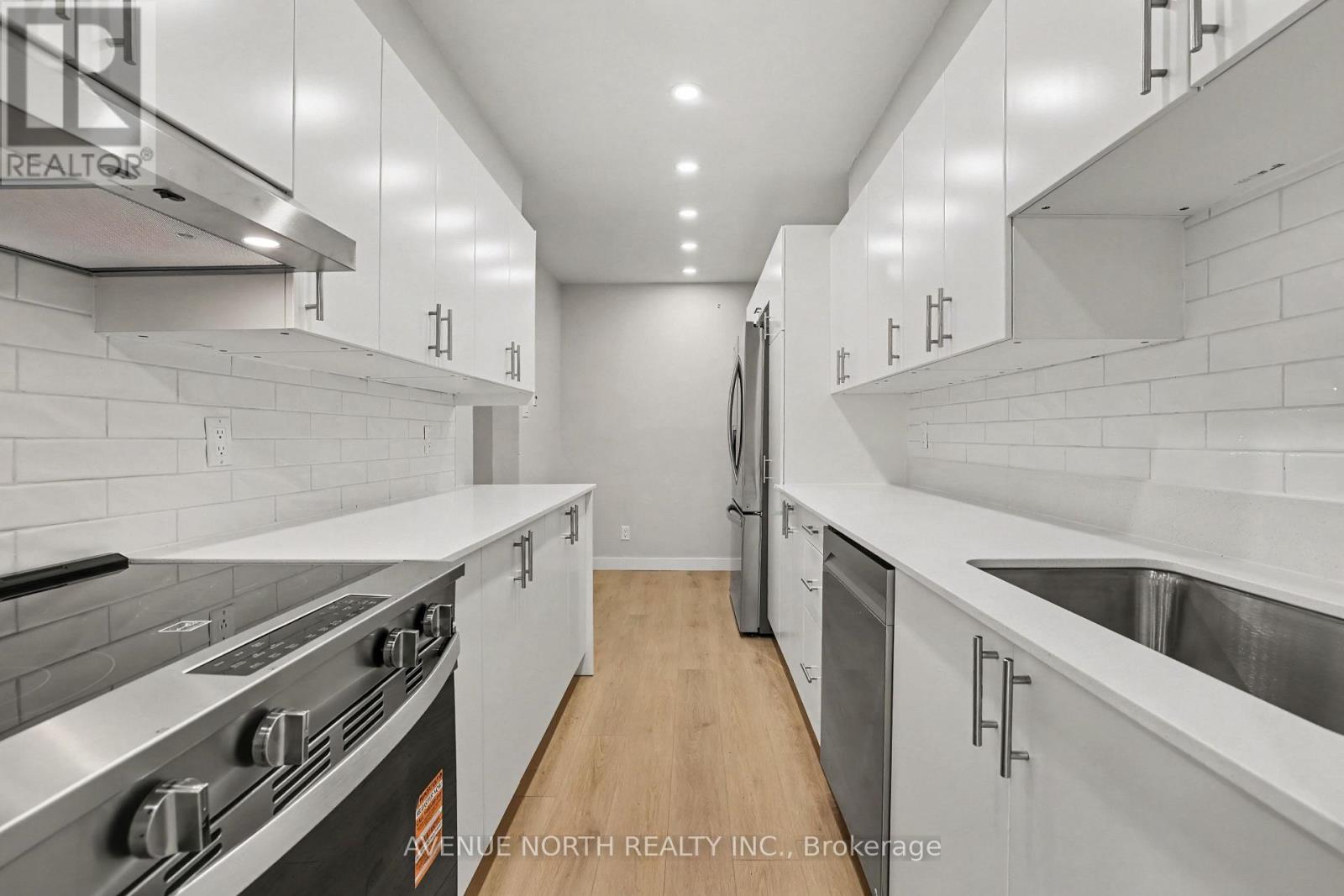 85 BIRMINGHAM PRIVATE N, Ottawa. Luxury613. By Peter Sagos - Image 11