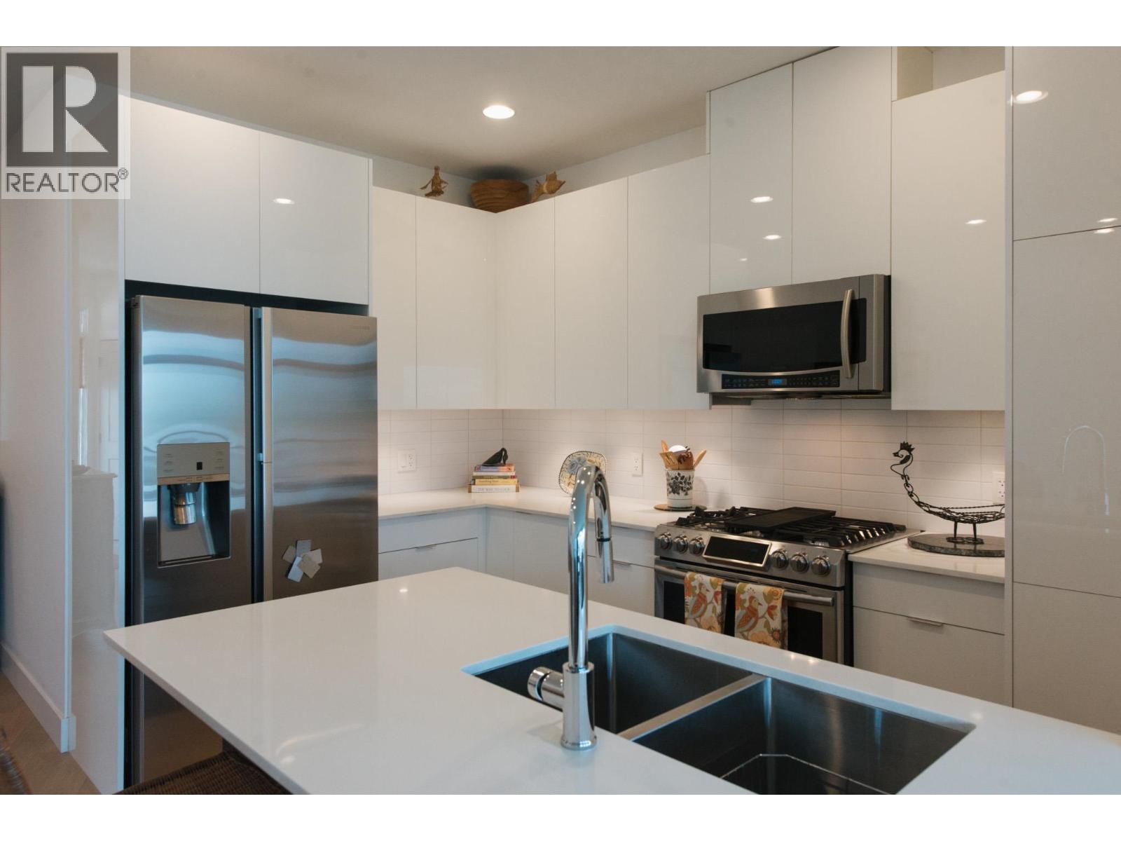 302 5780 MARINE WAY, Sechelt — photo 9